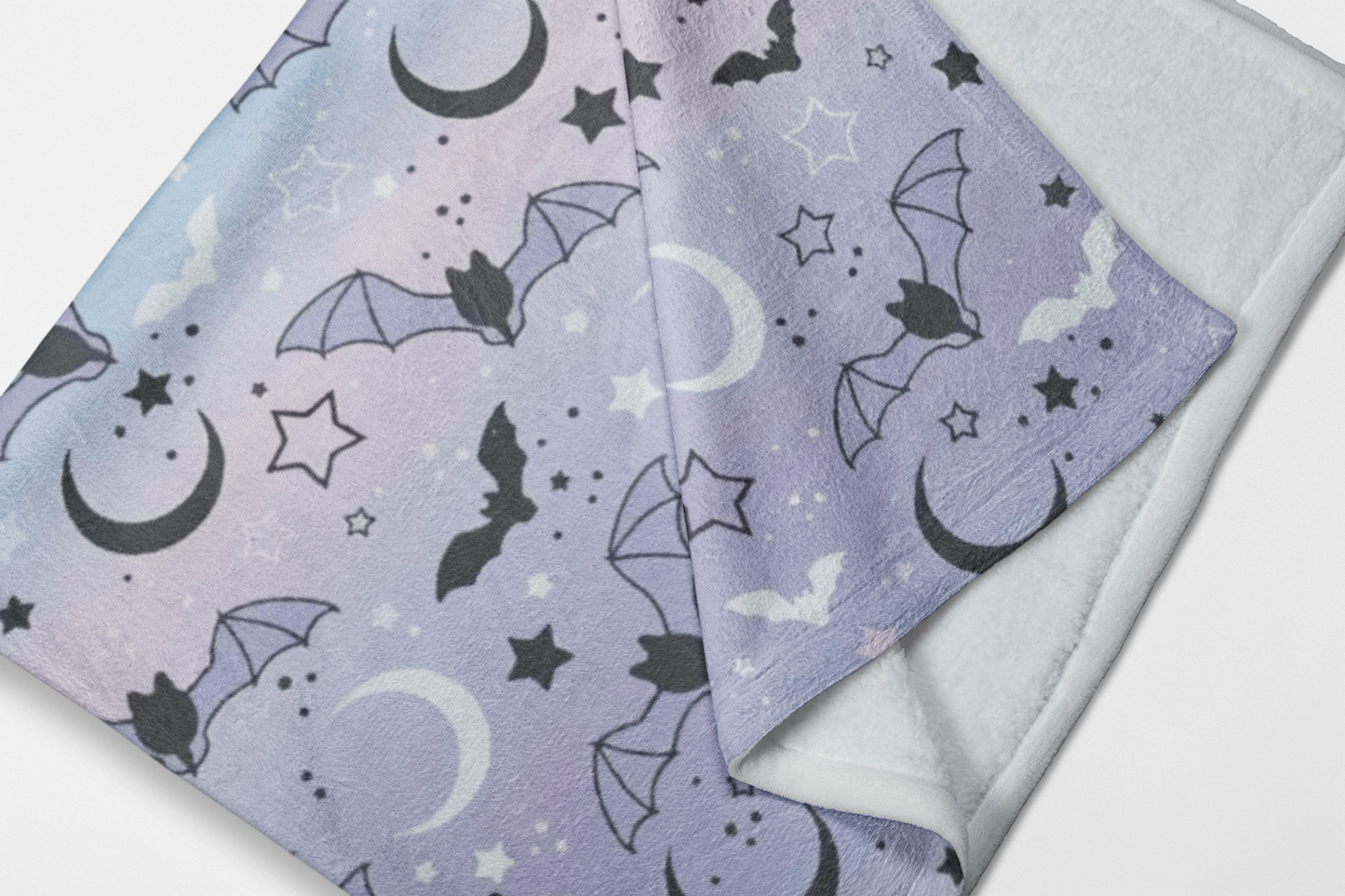 Spooky Halloween Moon & Bat Flannel Blanket - Super Soft Throw for Couch, Bed & Air-Conditioned Spaces