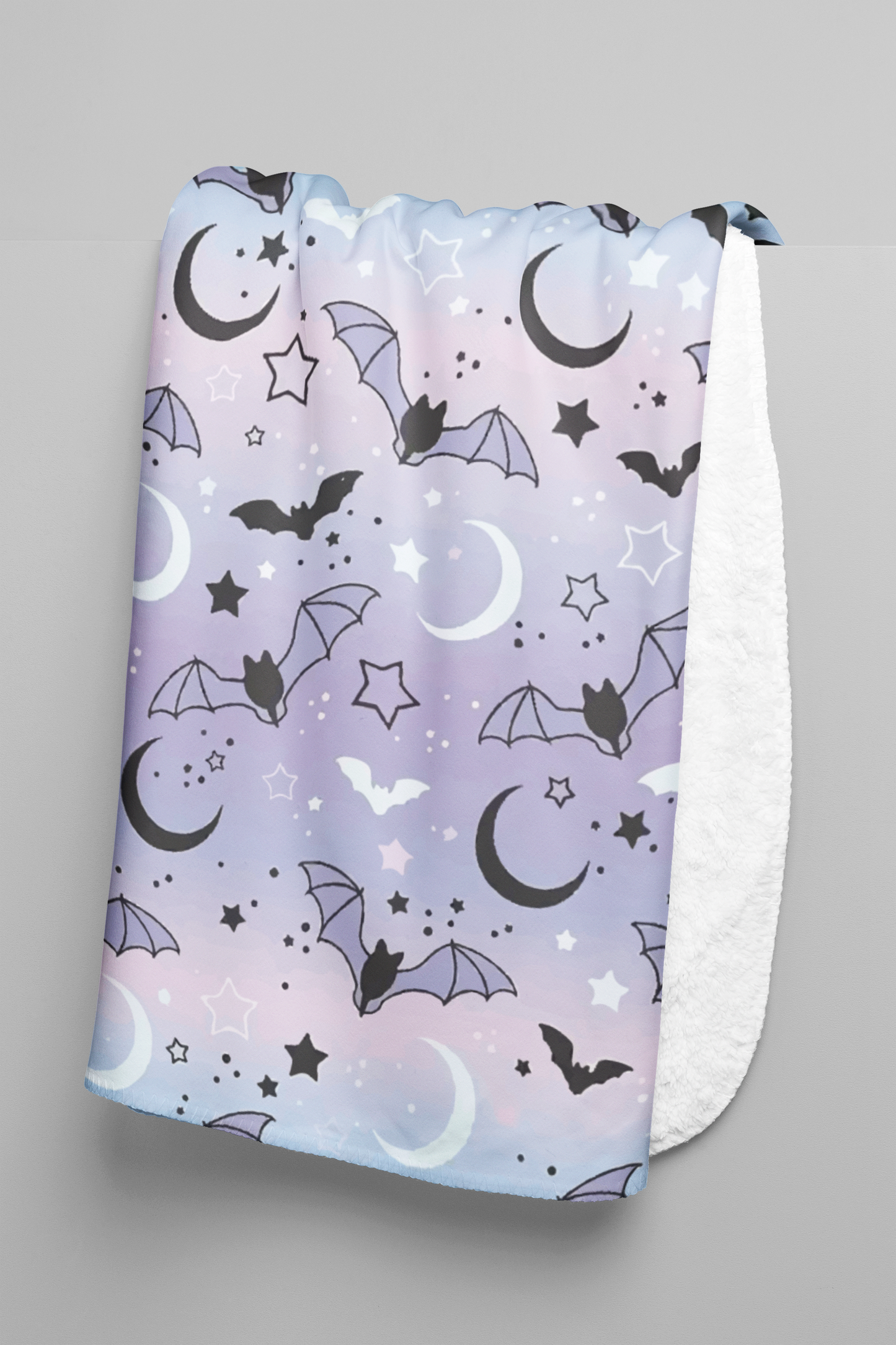 Spooky Halloween Moon & Bat Flannel Blanket - Super Soft Throw for Couch, Bed & Air-Conditioned Spaces